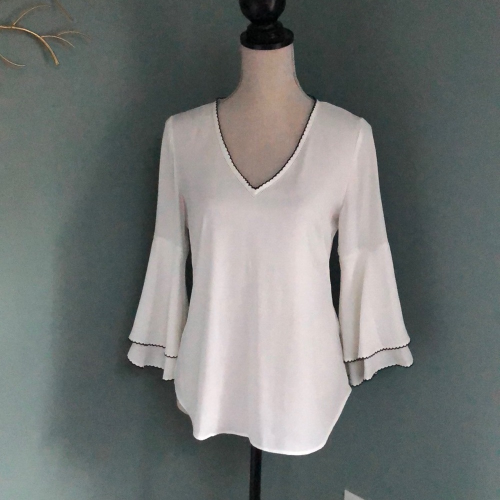 WHBM White vneck top sz 0